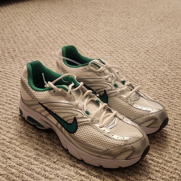 Nike Other - Nike Men's Air Max Moto 2K Size 16.5